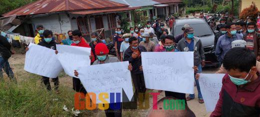 Warga Sipultak Taput Tolak Penutupan Akses Jalan Dusun Kopi Simeme