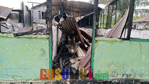 Diduga Akibat Arus Pendek, 3 Rumah Kontrakan di Kalangan Habis Terbakar