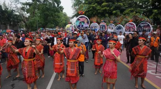 Tak Hanya di Medan, Warga Solo Juga Ramai-Ramai Menari Tortor