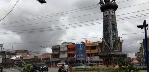 Gunung Sinabung Erupsi Lagi, Kota Berastagi Dihujani Debu