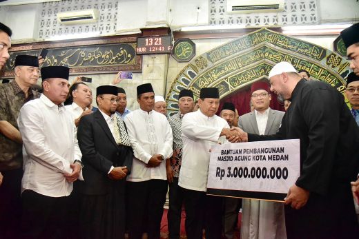 Alhamdulillah! Menhan Prabowo Serahkan Bantuan Rp3 Miliar untuk Pembangunan Masjid Agung Sumut