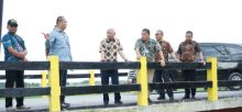 Tinjau Jembatan di Kecamatan Rawang Panca Arga, Ini Harapan Bupati Asahan