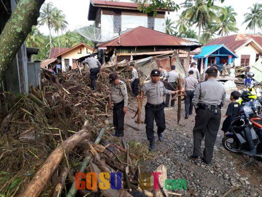 Banjir Bandang Luluhlantakkan Sidimpuan, 17 Rumah Rusak, dan 33 Rumah Terseret Air