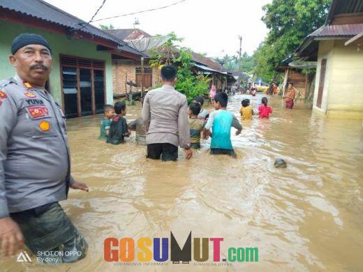 Sungai Barumun Meluap, 300 Rumah Warga di Palas Terendam, 1 Desa Terisolir