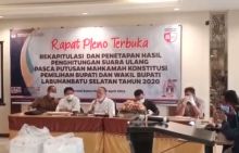 Rapat Pleno KPU Tetapkan H Edimin - Ahmad Padli Tanjung sebagai Pemenang Pilkada Labusel