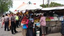 Kapolsek Percut Pimpin Penertiban Pedagang di Pasar Bengkok