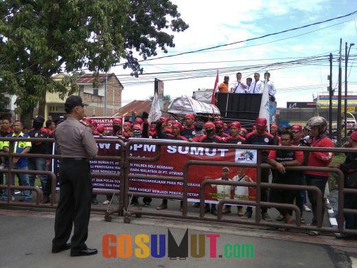 Dipecat Sepihak, Buruh Demo Tuding PT Atmindo Ilegal