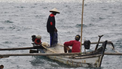 Naas, Sampan Nelayan Karam 1 Selamat, 2 Hilang Karena Disambar Petir