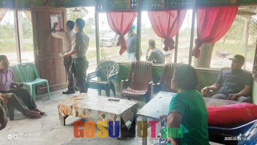Pemdes Seibuluh Bersama Bhabinkamtibmas Polsek Teluk Mengkudu Berikan Himbauan Kepada Pemilik Kafe