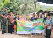 Pemkab Tapteng Beri Bantuan Dana 25 Juta Pembangunan RTLH ke Warga Kurang Mampu
