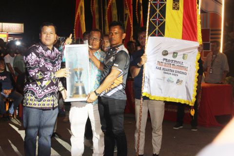 Inhu Pertahankan Piala Bergilir Pacu Jalur Kabupaten Kuansing
