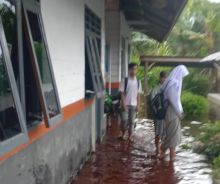 Banjir, Siswa SMP dan SMA Yayasan Yudha Purna tak dapat Belajar