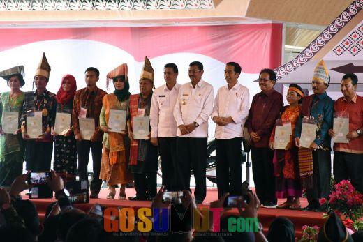 Di Siantar, Presiden Jokowi Bagikan 7.000 Sertifikat Tanah Untuk Masyarakat