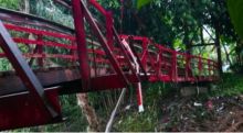 Jembatan Desa Klambir V Kampung Rusak Berat