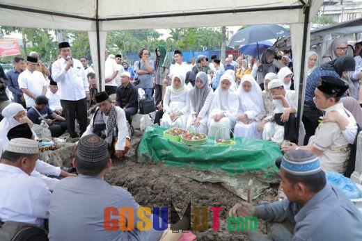 Gubsu dan Wagubsu Hadiri Pemakaman Jenazah Bupati Asahan