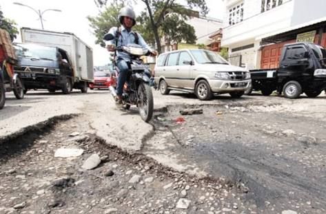 Jelang HUT ke-428 Kota Medan, Jalan Rusak Dimana-mana