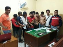 Lagi Asyik Pesta Sabu, 7 Pelaku Digelandang ke Kantor  Polisi