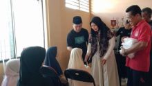 Peringati 10 Muharram, Kades Pahang Faisal Santuni Anak Yatim