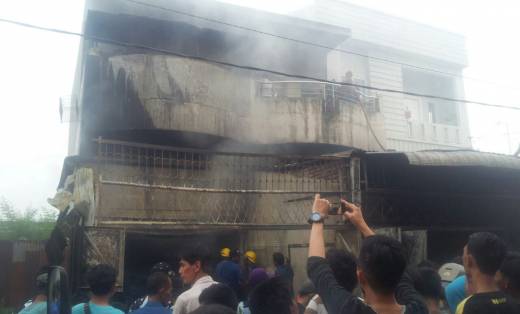 2 Unit Ruko Musnah Terbakar di Medan