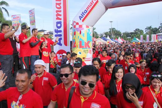Tengku Erry Fun Walk Bersama Ribuan Masyarakat