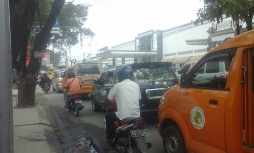 Pembangunan Jalur Ganda PT KAI Sumbang Polusi dan Kemacetan di Kota Medan