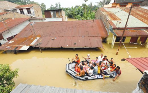 Puluhan Rumah Terendam, Warga Kelurahan Rianiate Mengungsi