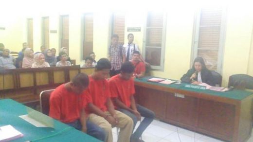 Bunuh Tokoh Aceh Sepakat, Tiga Pelaku Dituntut Hukuman Mati, Yoga Teteskan Air Mata