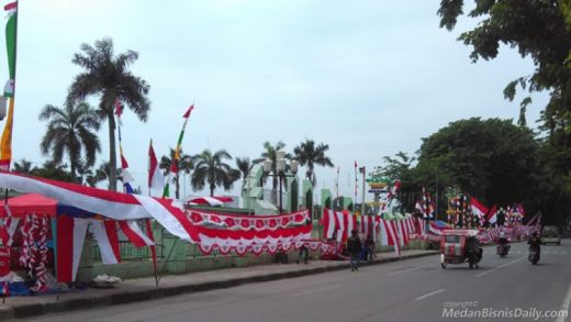 Jelang HUT RI, Pedagang Musiman Penjual Bendera di Medan Mulai Marak