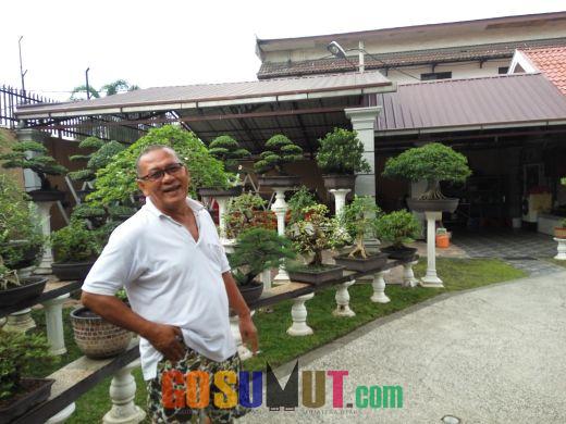Mantan Walikota Medan Isi Masa Pensiun Dengan Berkebun