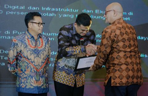 Wali Kota Medan Terima Penghargaan Apresiasi Tokoh Indonesia