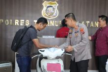 Kapolres Tapsel Kembalikan Sepeda Motor Warga yang Dicuri di Ankola Timur